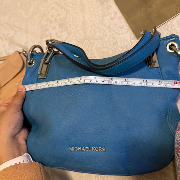 Michael Kors Vibrant Blue Shoulder Bag - Picture 15 of 16